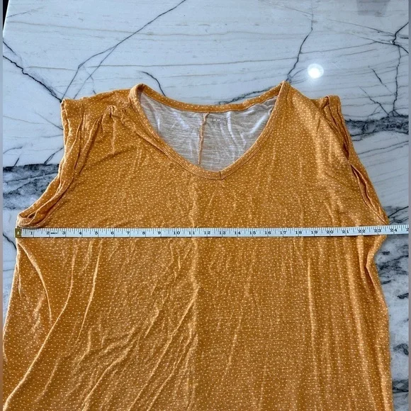 Loft outlet women’s lightweight, cotton V-neck top w/ rolled cap sleeve size XL - Picture 3 of 5